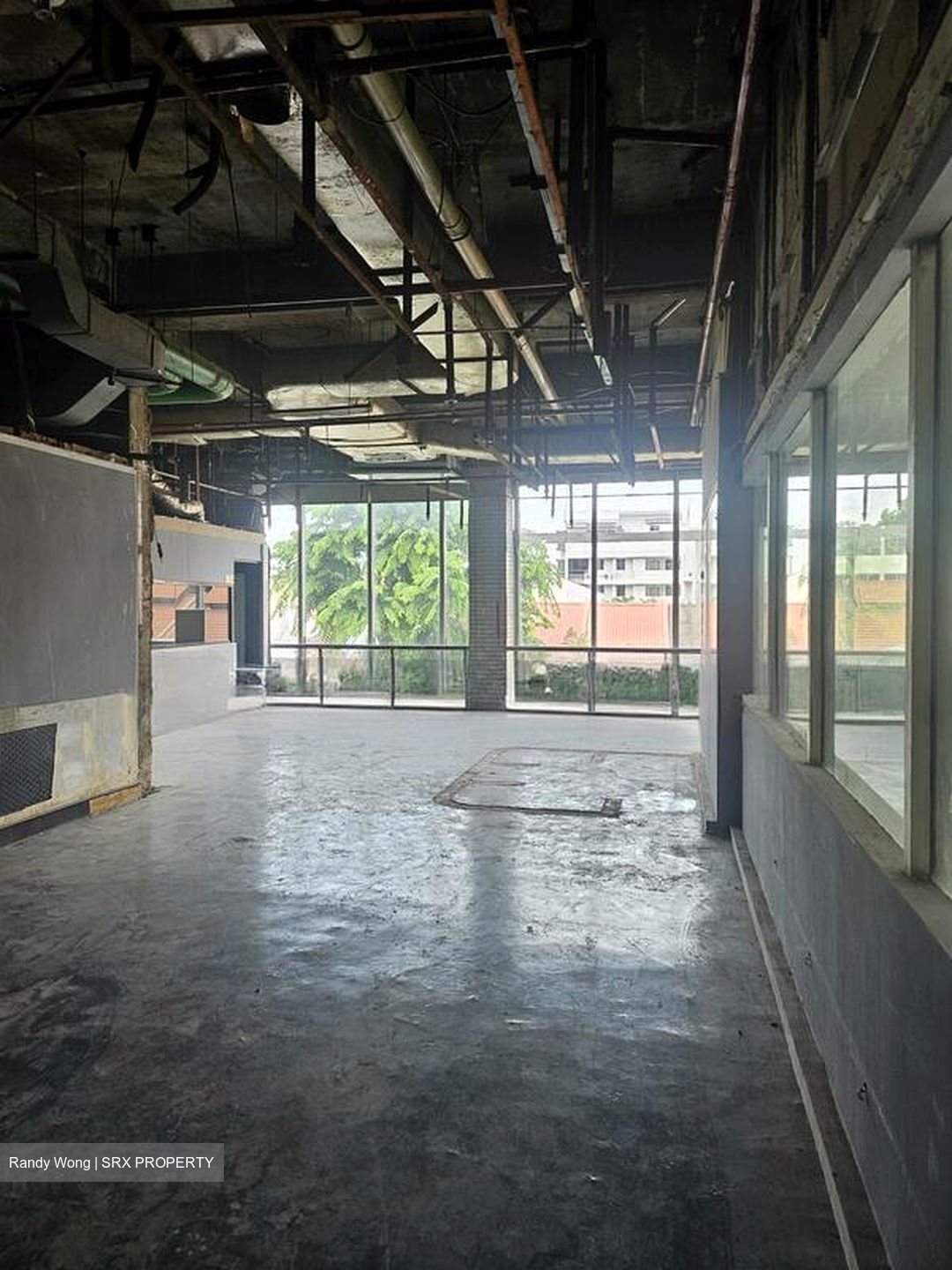 Sea Avenue (D15), Retail #510895301